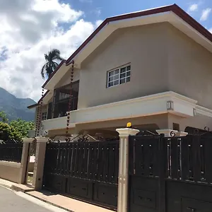 https://2-queen-bed-apartment-with-smart-tv-wifi.comcaribbean.com